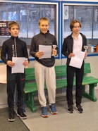 Kilpailun kolmen kärki oikealta vasemmalle: Kosti Suutari, Henri Moisio ja Rimo Turgan.